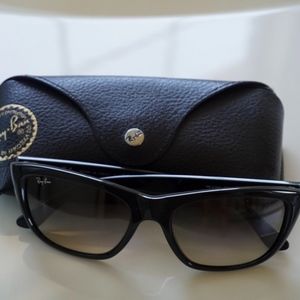 Ray-Ban RB4154 sunglasses Black Frame Crystal Grey